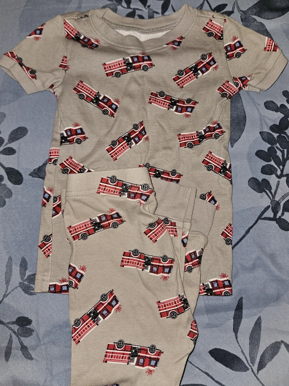 Old Navy Toddler Pajama Set with Red Fire Truck Print 3T